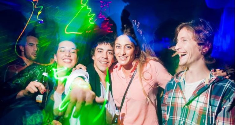 BAR PARA FESTEJAR CUMPLEAÑOS CON DESCUENTO EN CONSUMICIONES